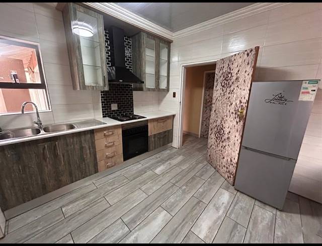 20 BEDROOM HOUSE FOR SALE IN VANDERBIJLPARK SE 7